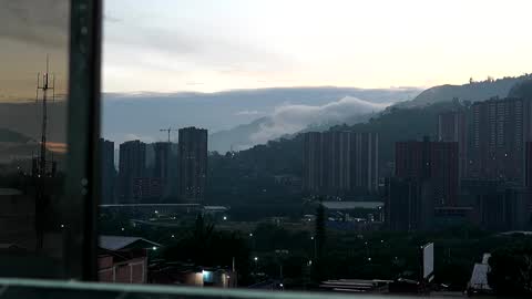 Gabriela salgado online show from 11-18-25, 10:41