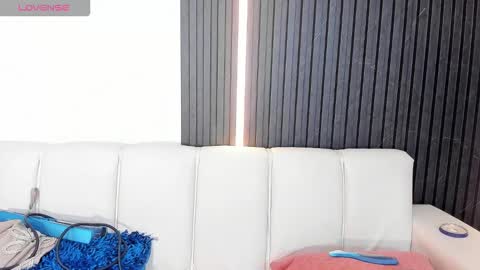 gabrielaa_miller_ online show from 10-02-25, 08:27