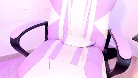 gabrielaa_miller_ online show from 11-04-25, 09:58