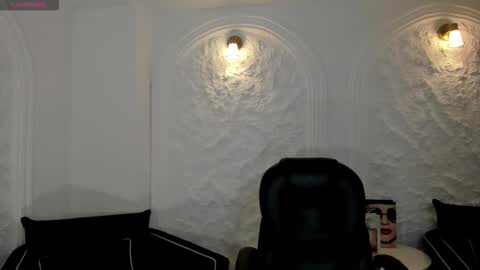 Gabriella Lee online show from 10-17-25, 02:48