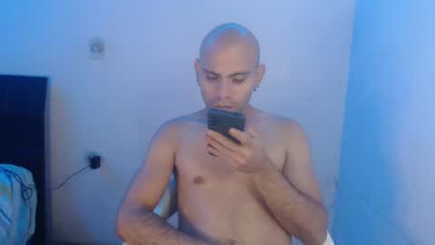 Snapshot of gabrielle_ramirez chatting on 12-11-24, 01:05 Gabriel online show from 12-11-24, 01:05