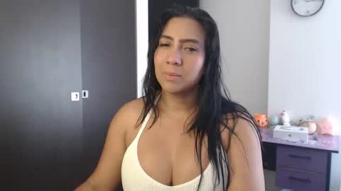 Snapshot of gaby_bluexx chatting on 06-04-26, 03:51 Gaby Blue online show from 06-04-26, 03:51