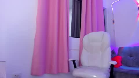 Snapshot of gaby_foox chatting on 09-25-25, 01:48 gaby online show from 09-25-25, 01:48