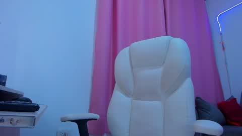 Snapshot of gaby_foox chatting on 10-04-25, 01:53 gaby online show from 10-04-25, 01:53