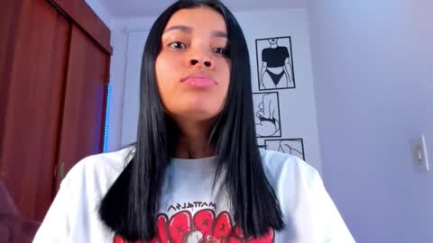 Snapshot of gaby_girl chatting on 12-21-25, 09:44 online show from 12-21-25, 09:44