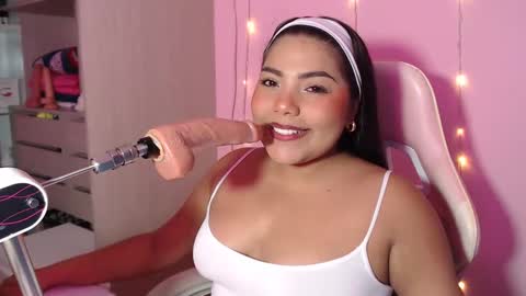 Snapshot of gaby_hot25 chatting on 01-22-25, 10:59 gaby online show from 01-22-25, 10:59