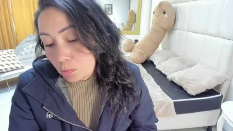 gabriela online show from 11-19-25, 01:22