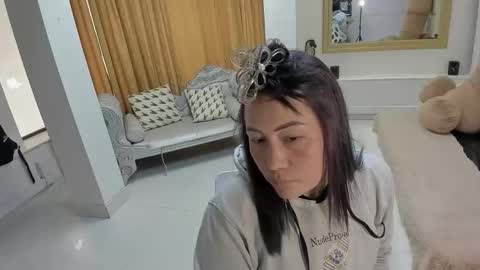 gabriela online show from 04-18-26, 05:39