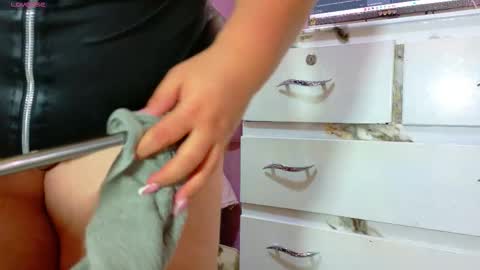 Snapshot of gaby_vegaa chatting on 10-27-25, 10:14 gaby_vegaa online show from 10-27-25, 10:14