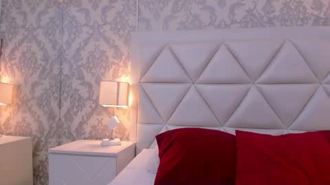 gabymoreau online show from 12-05-25, 08:16