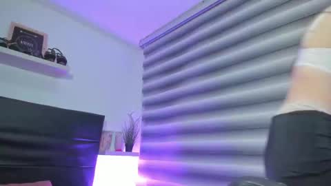 Snapshot of gabys_davisx chatting on 12-07-24, 04:09 Gabby online show from 12-07-24, 04:09