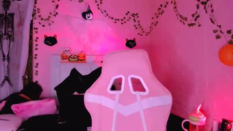 gabyye capprins online show from 10-23-25, 01:38