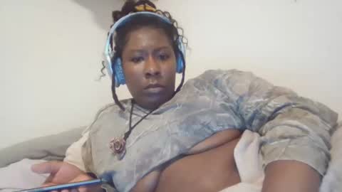 Snapshot of gaeabunny chatting on 02-20-25, 06:17 gaeabunny online show from 02-20-25, 06:17