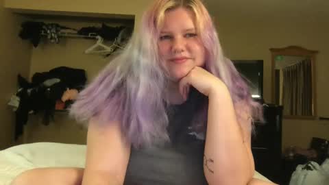 Snapshot of gaebaetae chatting on 12-06-24, 05:00 Eryn online show from 12-06-24, 05:00