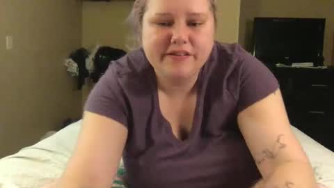 Snapshot of gaebaetae chatting on 12-16-24, 02:36 Eryn online show from 12-16-24, 02:36