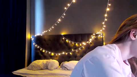 Snapshot of galaxyandromeda chatting on 11-29-25, 07:55 My name Lou 3 online show from 11-29-25, 07:55