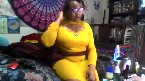 Gardenia online show from 11-21-25, 05:28