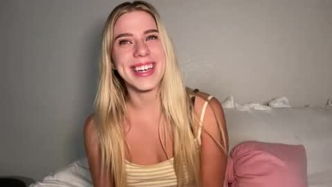 Snapshot of gardenofedennn chatting on 10-24-25, 01:13  Garden Of Eden online show from 10-24-25, 01:13