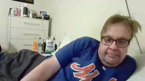 Snapshot of garyg930 chatting on 12-31-24, 05:00 Gary online show from 12-31-24, 05:00