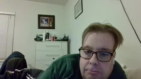 Snapshot of garyg930 chatting on 09-22-25, 03:30 Gary online show from 09-22-25, 03:30