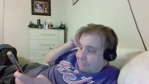 Snapshot of garyg930 chatting on 10-05-25, 02:21 Gary online show from 10-05-25, 02:21