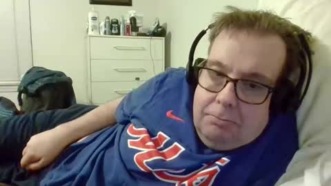 Snapshot of garyg930 chatting on 11-07-25, 06:02 Gary online show from 11-07-25, 06:02