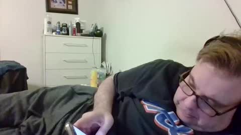 Snapshot of garyg930 chatting on 11-29-25, 01:30 Gary online show from 11-29-25, 01:30