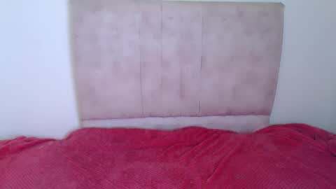 gatita13333321 online show from 11-25-25, 12:21