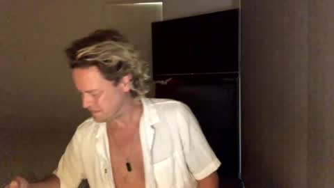 gcsurfer81 online show from 12-30-24, 08:21