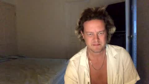 gcsurfer81 online show from 01-01-25, 08:35