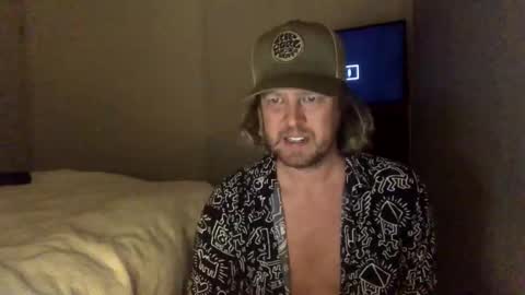 gcsurfer81 online show from 09-10-25, 08:58