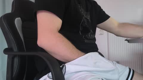 Snapshot of geilomattig chatting on 12-04-24, 07:39 Lassmiranda online show from 12-04-24, 07:39