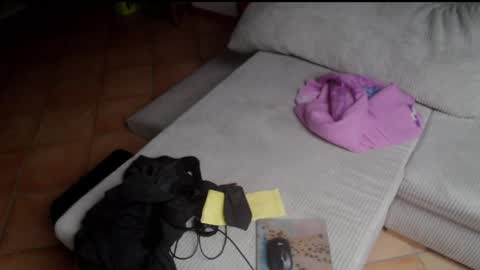 Snapshot of geilomattig chatting on 12-11-24, 02:00 Lassmiranda online show from 12-11-24, 02:00