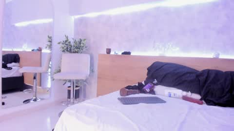 geminis muentes online show from 01-29-25, 06:43