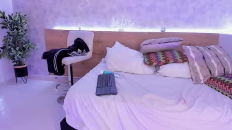 geminis muentes online show from 02-12-25, 04:01