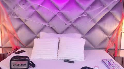 Maria  online show from 10-27-25, 02:59