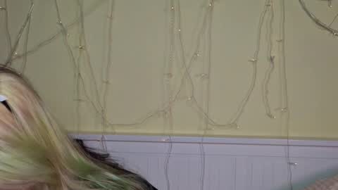 Ilona online show from 11-12-25, 06:19