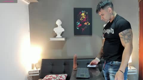 Snapshot of gendersonfit chatting on 12-04-24, 08:40 gendersonfit online show from 12-04-24, 08:40