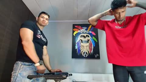 Snapshot of gendersonfit chatting on 12-21-24, 01:47 gendersonfit online show from 12-21-24, 01:47