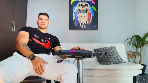 Snapshot of gendersonfit chatting on 12-23-24, 09:08 gendersonfit online show from 12-23-24, 09:08