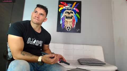 Snapshot of gendersonfit chatting on 02-12-25, 10:15 gendersonfit online show from 02-12-25, 10:15