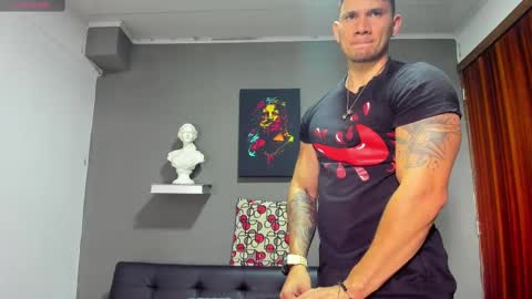 Snapshot of gendersonfit chatting on 09-16-25, 09:49 gendersonfit online show from 09-16-25, 09:49