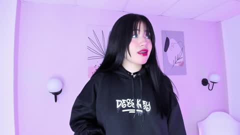 Snapshot of gennesis_love chatting on 01-09-25, 08:24 Sofia online show from 01-09-25, 08:24