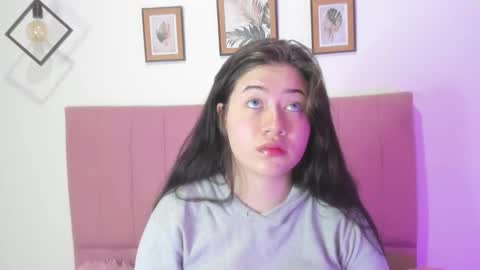 Snapshot of gennesis_love chatting on 10-11-25, 01:38 Sofia online show from 10-11-25, 01:38