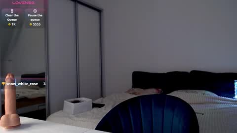 Chrisa online show from 11-24-25, 03:39