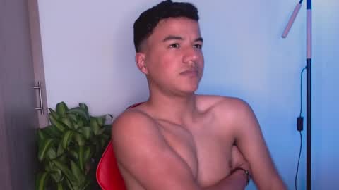 Snapshot of george_cams1 chatting on 12-30-24, 12:22 Jorge online show from 12-30-24, 12:22