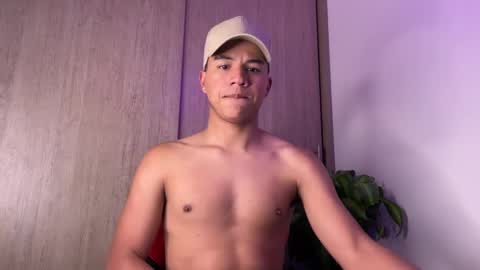 Snapshot of george_cams1 chatting on 01-19-25, 12:28 Jorge online show from 01-19-25, 12:28