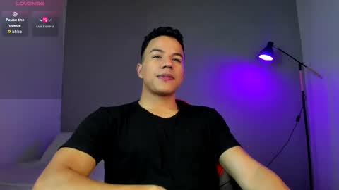 Snapshot of george_cams1 chatting on 10-08-25, 07:17 Jorge online show from 10-08-25, 07:17