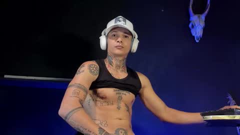 independent model online show from 03-19-26, 03:16