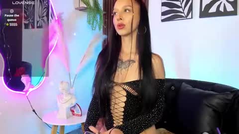 Snapshot of georgina_caruso chatting on 01-20-25, 12:39 Georgina Caruso online show from 01-20-25, 12:39